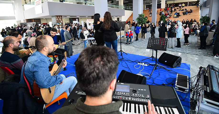 ETÜ’de Öğrenci Topluluk ve Kulüpleri Tanıtım Festivali Düzenlendi