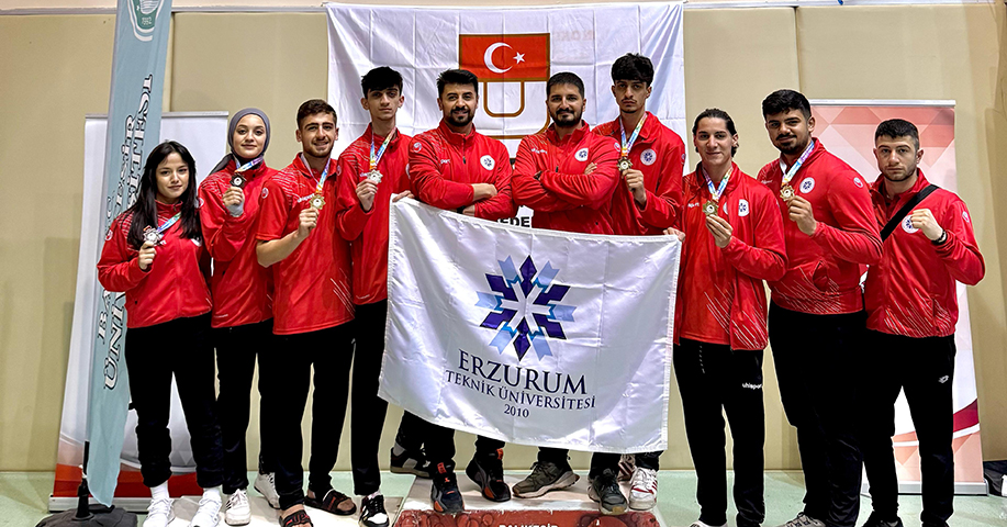 ETÜ Kick Boks Türkiye Şampiyonasına Damga Vurdu 