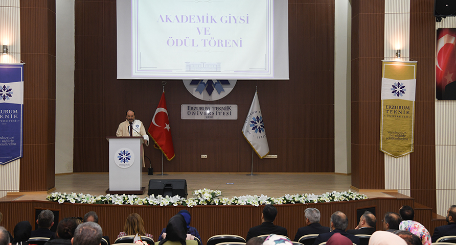 ETÜ’de Akademik Giysi ve Ödül Töreni Heyecanı Yaşandı 