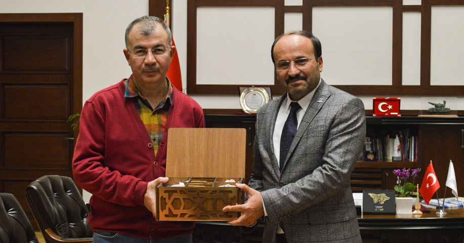 Vali Doruk'tan Rektör Bülent Çakmak'a Ziyaret