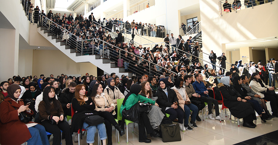 Sanayi ve Teknoloji Bakanı Kacır ile Türkiye’nin İlk Astronotu Gezeravcı ETÜ’lü Gençlerle Buluştu
