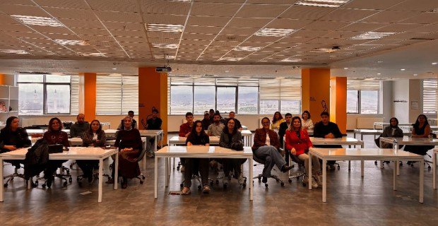 Mimarlık bölümü bilgilendirme toplantısı gerçekleştirildi.