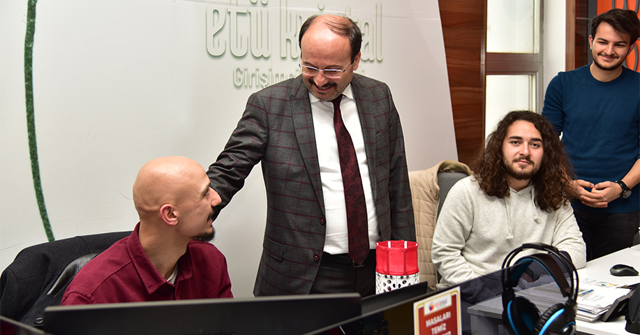 Rektör Çakmak TEKNOFEST’e Katılacak Takımlara Başarılar Diledi