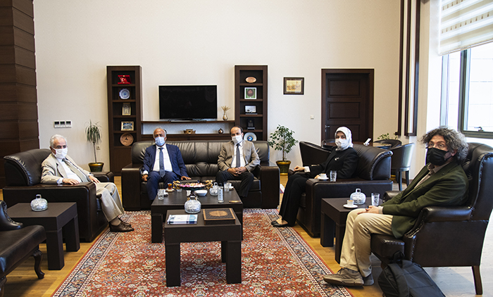 YÖK Yürütme Kurulu Üyesi Zeliha Koçak Tufan'dan Rektör Çakmak'a Ziyaret