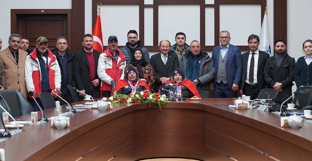 ETÜ’lü Bingül Kardeşler Zihinsel Engelliler Dünya Kayak Şampiyonası’nda 6 Madalya Kazandı  haber görseli