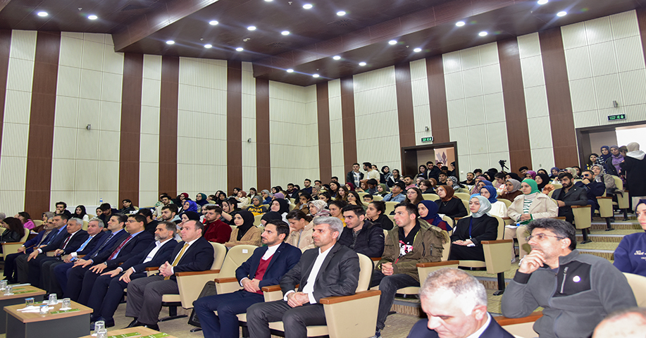 ETÜ’de Ahmet Hamdi Tanpınar Konuşuluyor