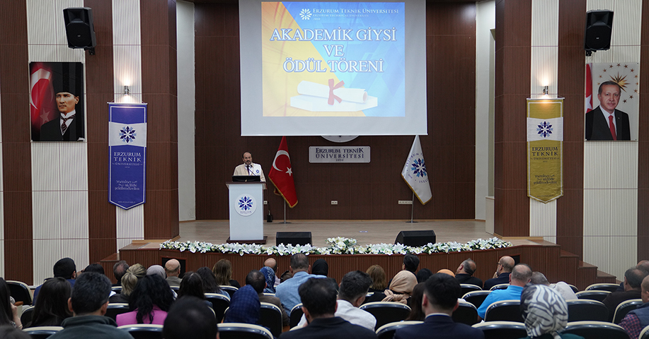 ETÜ’de 2023-2024 Akademik Giysi ve Ödül Töreni Gerçekleştirildi