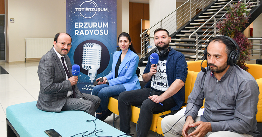 Rektör Çakmak Yeni Akademik Yılın İlk Gününde TRT Erzurum Radyosu’nun Konuğu Oldu