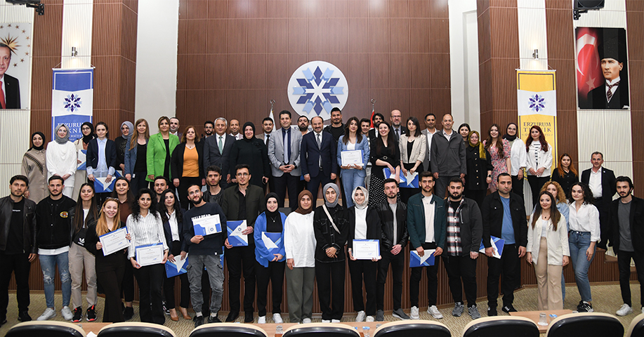 ETÜ’de TÜBİTAK Desteği Alan Öğrenciler İçin Ödül Töreni Düzenlendi