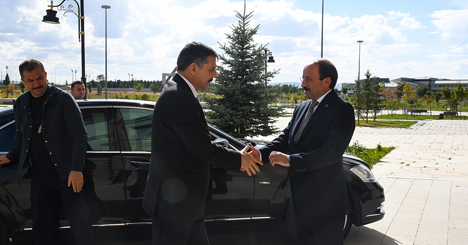 Vali Çiftçi’den Rektör Çakmak’a İade-i Ziyaret 