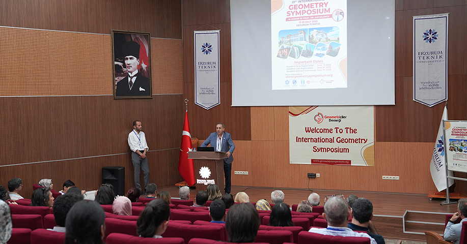 ETÜ, 21. Uluslararası Geometri Sempozyumu’na Ev Sahipliği Yaptı