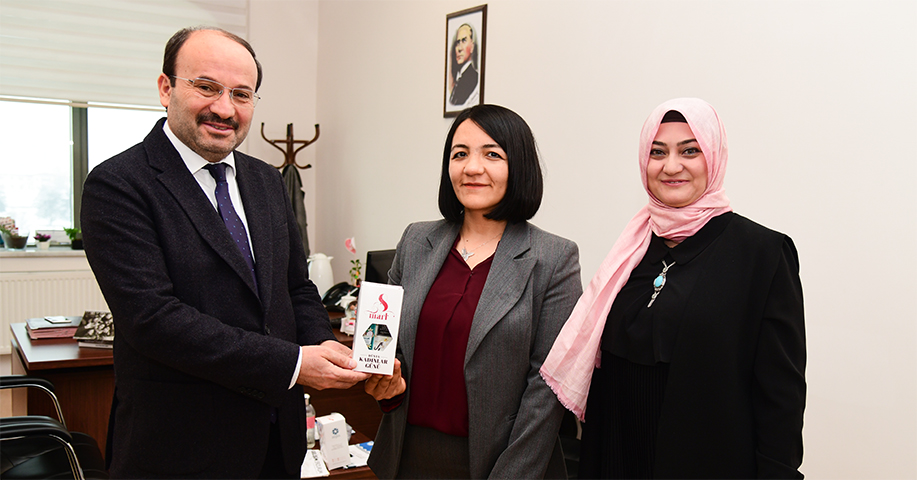 ETÜ’de Dünya Kadınlar Gününe Özel Kutlama 