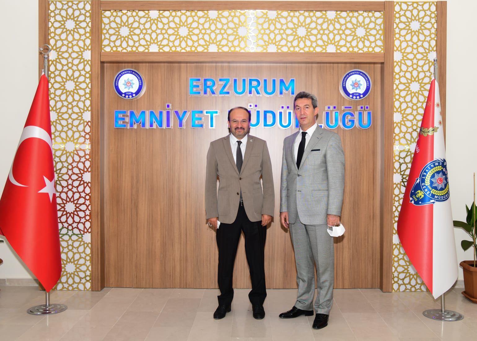 Rektör Çakmak’tan Erzurum İl Emniyet Müdürüne Hayırlı Olsun Ziyareti