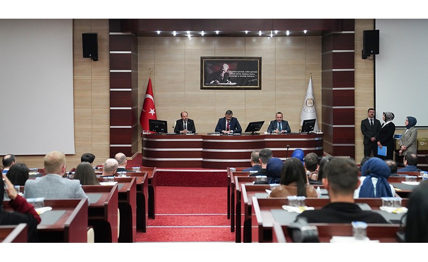 Palandöken Ekonomi Forumu’nda Görev Alan Öğrenci ve Akademisyenlere Vali Çiftçi’den Teşekkür Belgesi