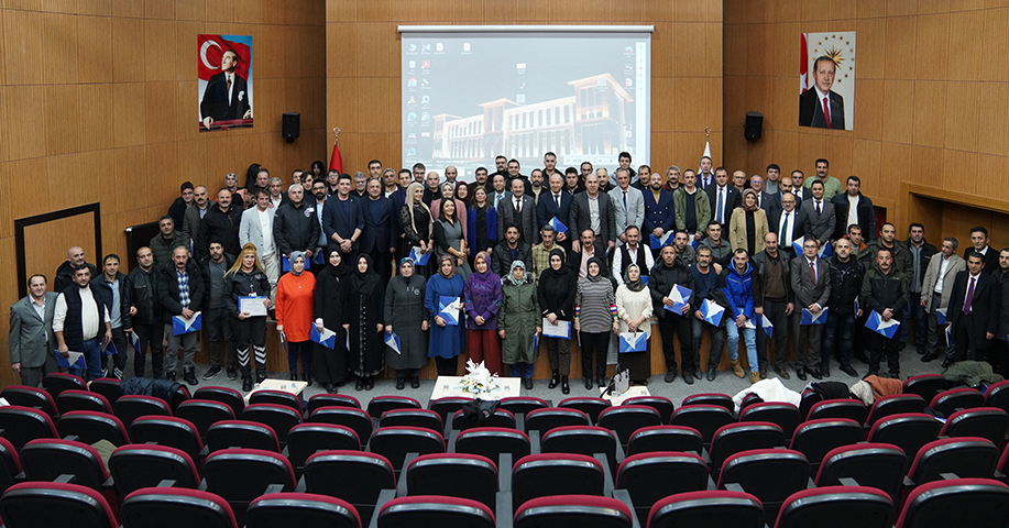 ETÜ’de 5. ve 10. Yılını Tamamlayan Personellere Teşekkür Belgesi Verildi 