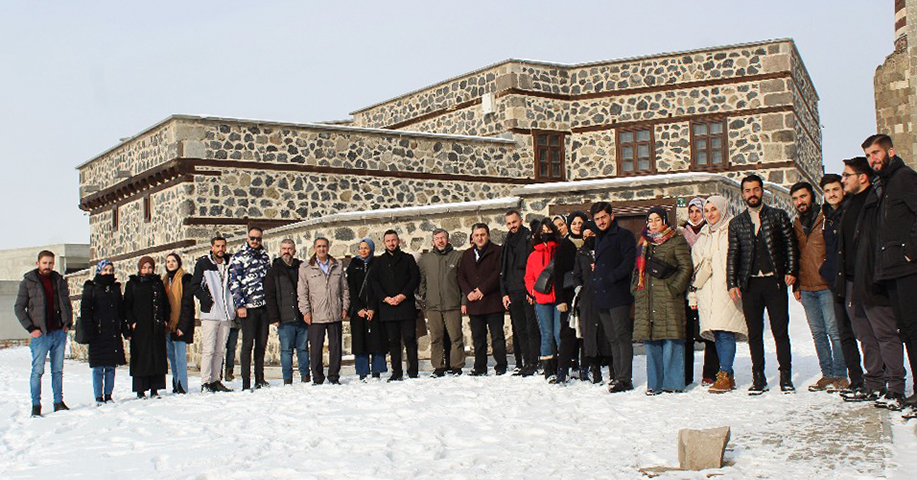 ETÜ ve EBB İş Birliği ile Öğrenciler Erzurum’un Tarihi Mekânlarını Gezdi