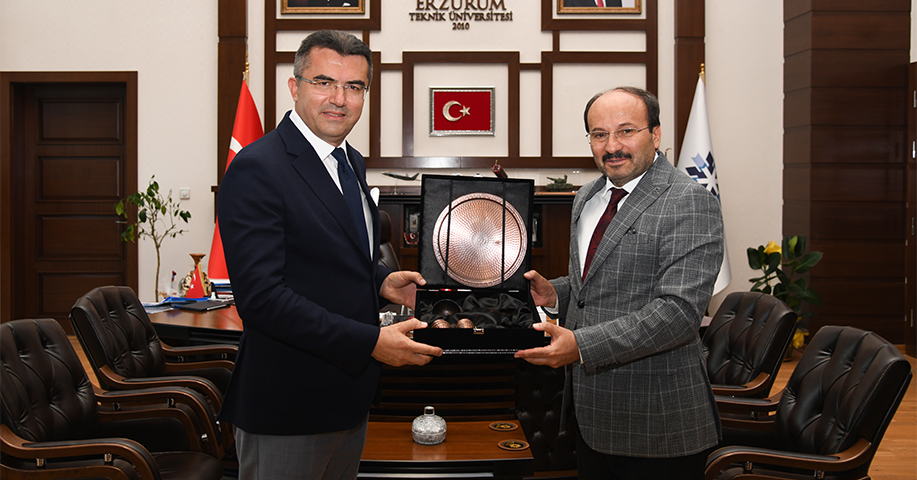 Vali Memiş’ten Rektör Çakmak’a Veda Ziyareti