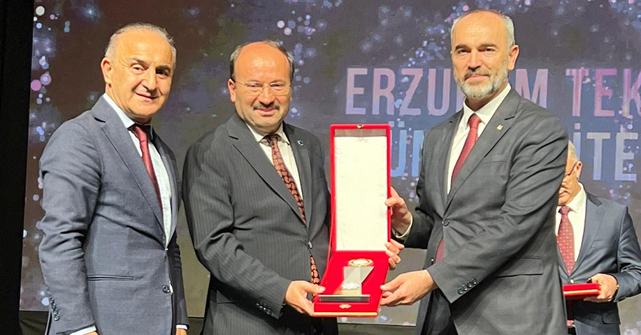 ETÜ, ÜNİLİG Müsabakalarında 182 Üniversiteyi Geride Bırakarak Türkiye Şampiyonu Oldu