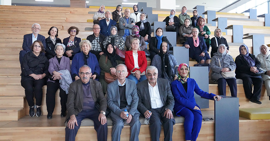 60+ Tazelenme Üniversitesi’nin İlk Dersinde Gazze’ye Dikkat Çekildi