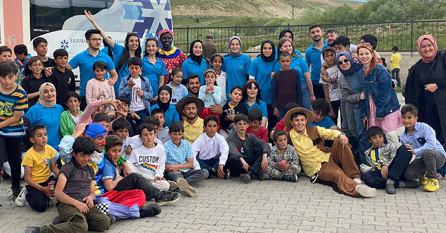 Erzurum Teknik Üniversitesi ve Fırat Üniversitesi’nden Çelikli Köyü Okulunda Anlamlı Etkinlik: Oyuncak, Kitap ve Kütüphane Desteği