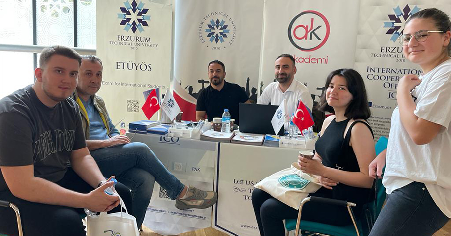 ETÜ Türk Üniversiteleri Tanıtım Fuarı’na Katıldı