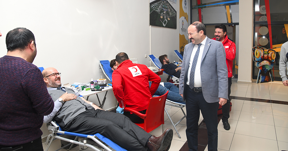 ETÜ’den Kızılay’a Destek 