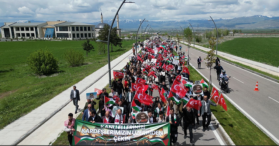 ETÜ Gazze İçin Omuz Omuza Yürüdü