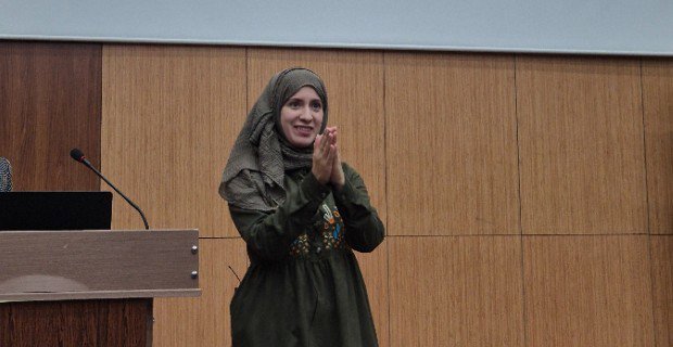 Dr. Safia BOULECHFAR Tarafından "Propolisin Kanser Tedavisindeki Önemli Rolü" Başlıklı Seminer Düzenlendi.