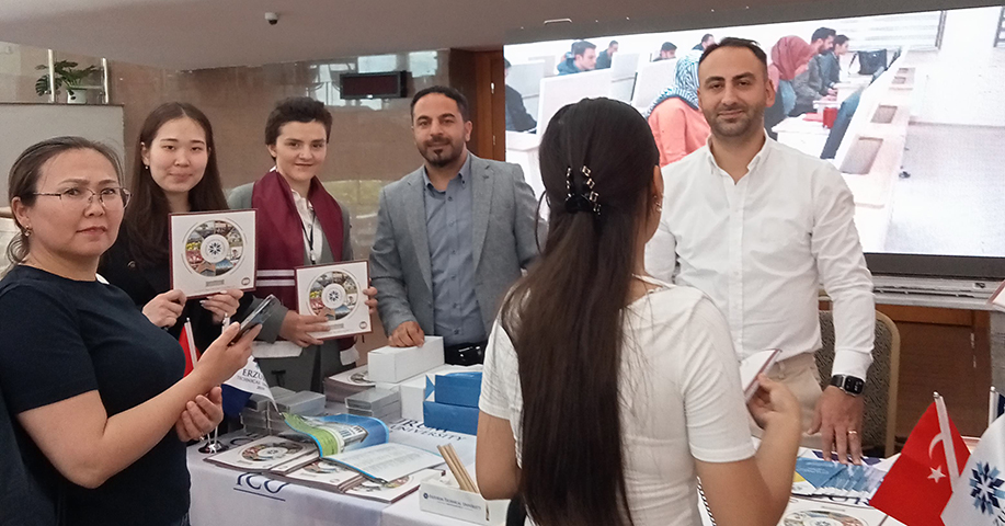 ETÜ Türk ve Kazak Üniversiteleri Tanıtım Fuarına Katıldı