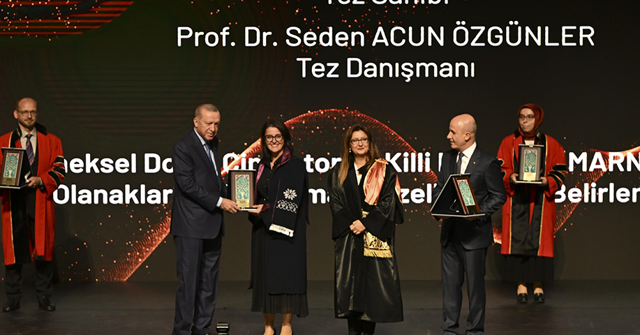 ETÜ’lü Akademisyene Cumhurbaşkanı Erdoğan’dan Üstün Başarı Ödülü