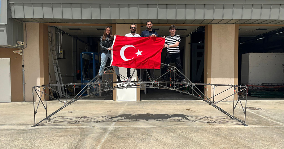 ETÜ’lü Öğrenciler TRT Erzurum Radyosuna Konuk Oldu