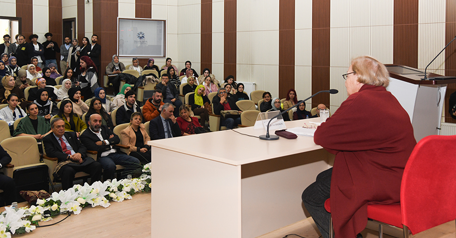 Türk Edebiyatının Usta Kalemleri ETÜ’de 