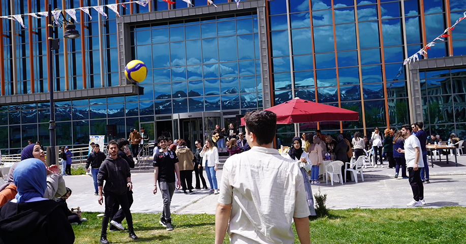 ETÜ’de Bahar Coşkusu