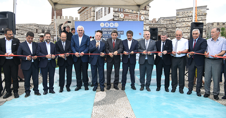 Erzurum Kültür-Sanat Evi Düzenlenen Törenle Açıldı