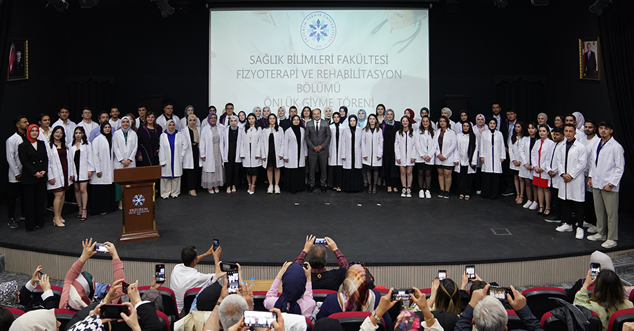 Erzurum Teknik Üniversitesi Sağlık Bilimleri Fakültesinde “Beyaz Önlük Giyme” Töreni Yapıldı