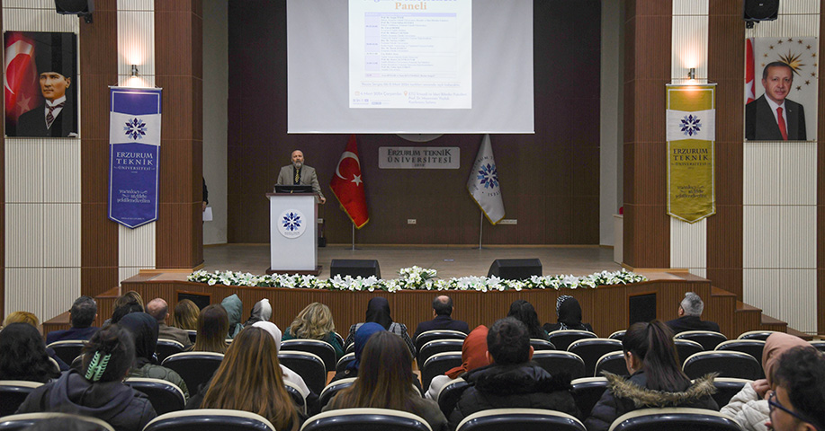 ETÜ’de Kadın Sağlık Yöneticileri Paneli Düzenlendi